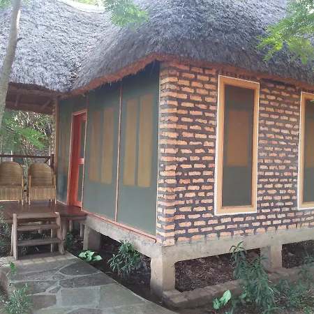 Irungu Forest Safari Lodge Katunguru Exterior photo