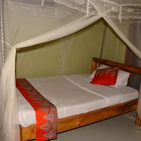 Irungu Forest Safari Lodge Katunguru Exterior photo